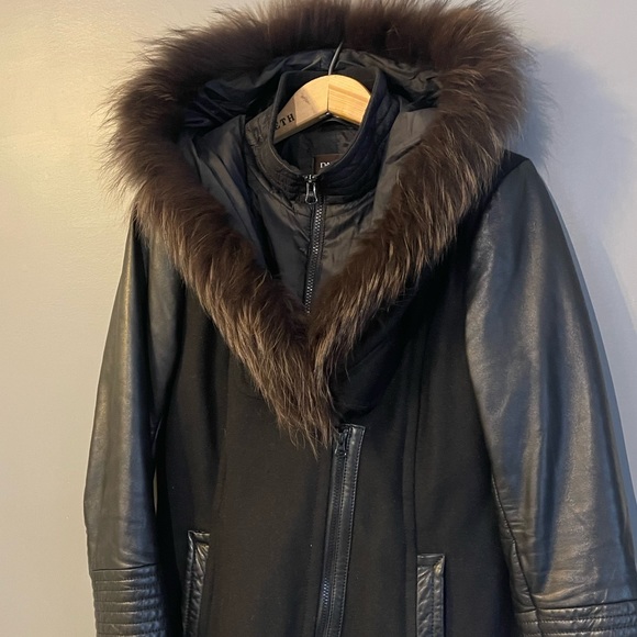 Fur trim wool coat with lamb leather sleeves - Picture 4 of 10